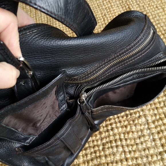 Cole Haan cross-body leather bag - Picture 7 of 8